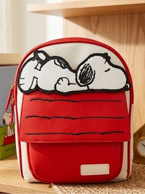 Bioworld + Peanuts Medium Backpack - Snoopy On Top House Sleeping - NWT